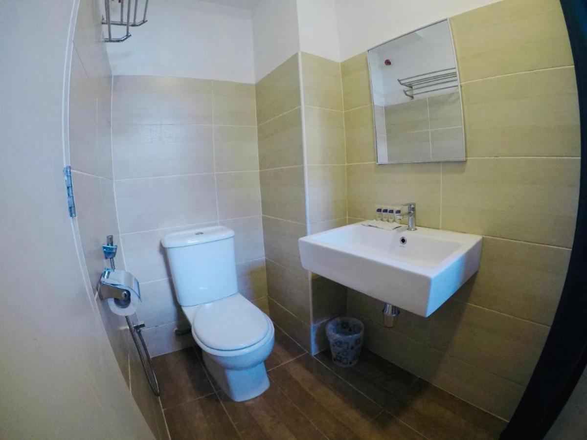 Golden Leaf Boutique Hotel Nusa Idaman Formerly Known As Ariana Hotel Johor Bahru Bagian luar foto