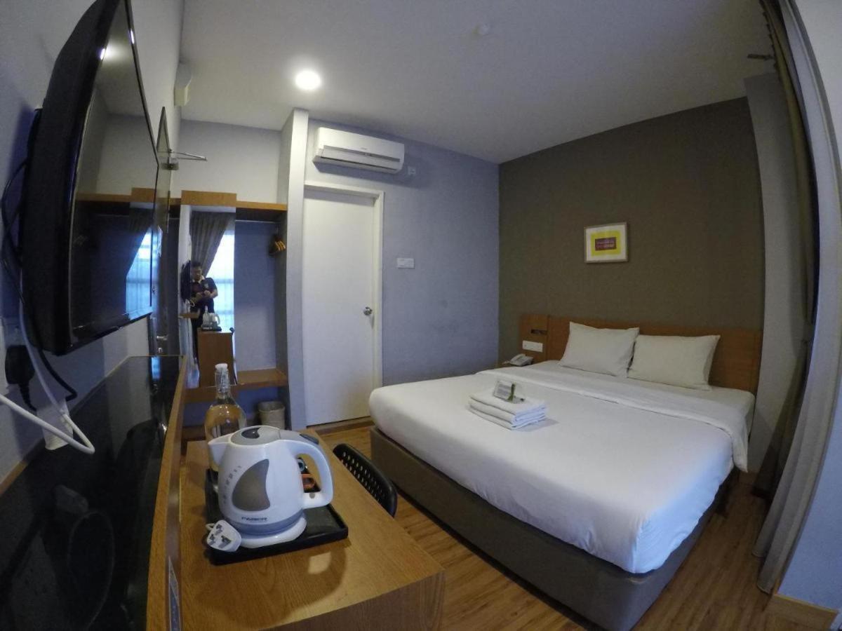 Golden Leaf Boutique Hotel Nusa Idaman Formerly Known As Ariana Hotel Johor Bahru Bagian luar foto