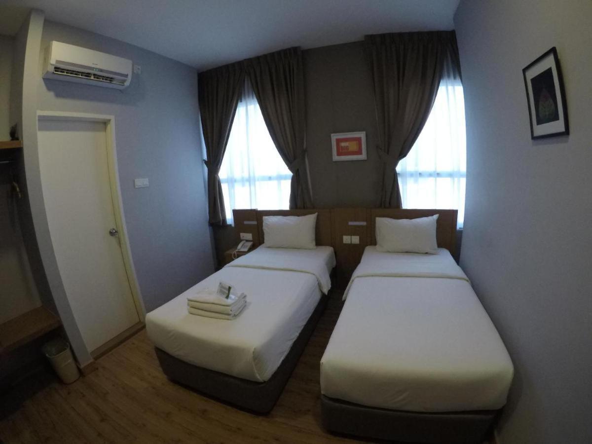 Golden Leaf Boutique Hotel Nusa Idaman Formerly Known As Ariana Hotel Johor Bahru Bagian luar foto