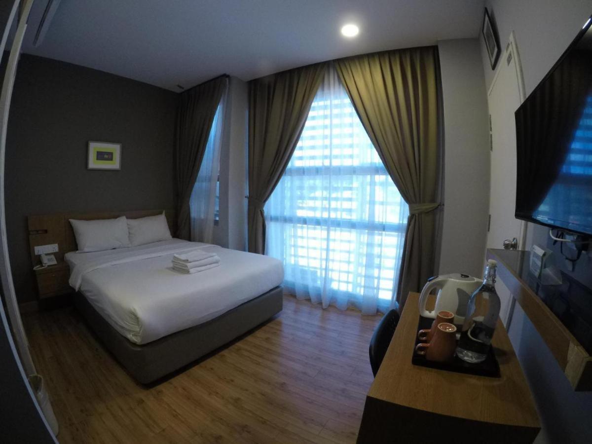 Golden Leaf Boutique Hotel Nusa Idaman Formerly Known As Ariana Hotel Johor Bahru Bagian luar foto