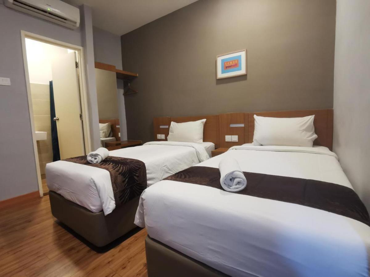 Golden Leaf Boutique Hotel Nusa Idaman Formerly Known As Ariana Hotel Johor Bahru Bagian luar foto