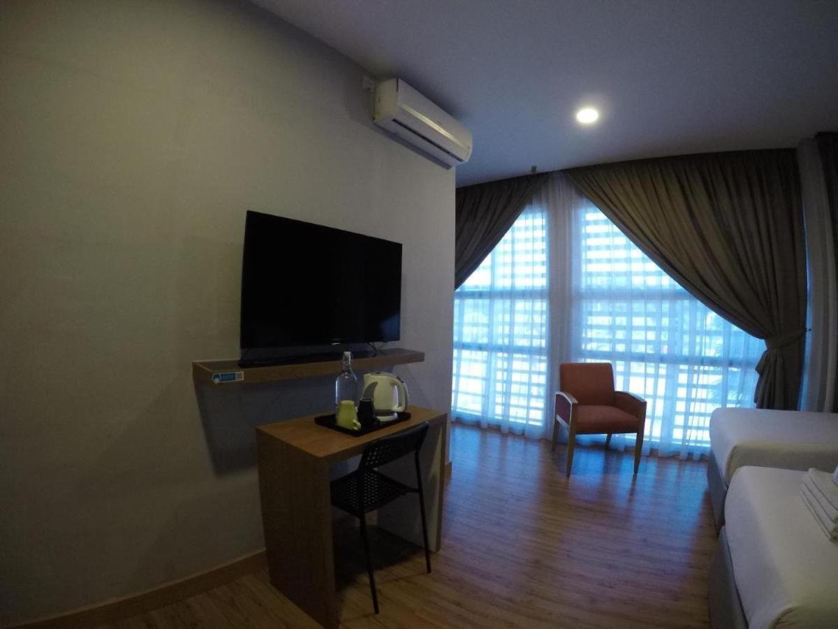 Golden Leaf Boutique Hotel Nusa Idaman Formerly Known As Ariana Hotel Johor Bahru Bagian luar foto