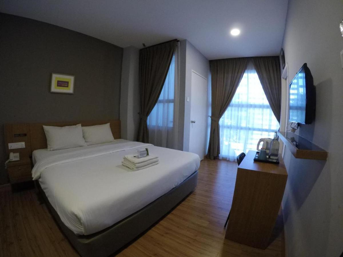 Golden Leaf Boutique Hotel Nusa Idaman Formerly Known As Ariana Hotel Johor Bahru Bagian luar foto