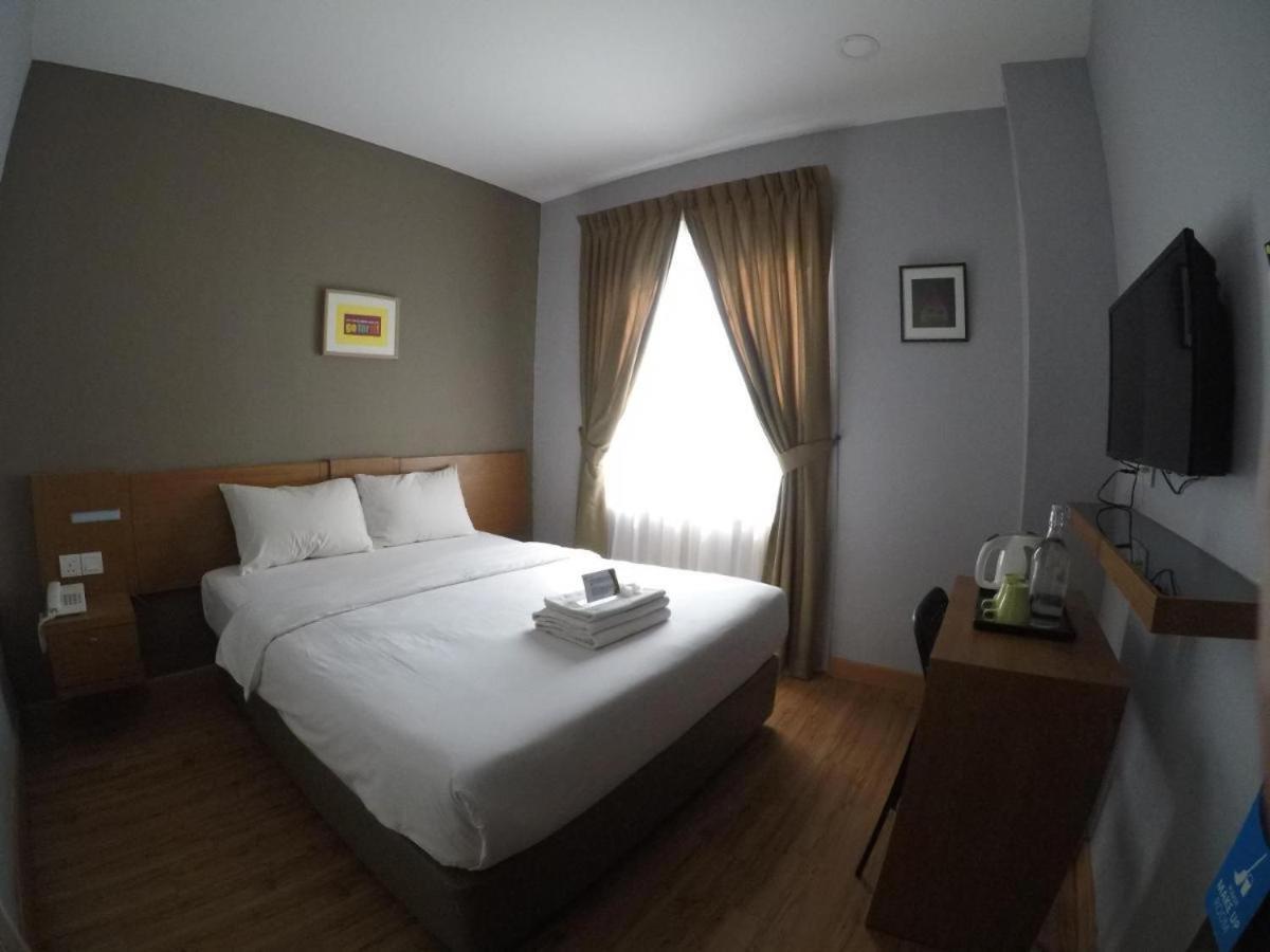 Golden Leaf Boutique Hotel Nusa Idaman Formerly Known As Ariana Hotel Johor Bahru Bagian luar foto