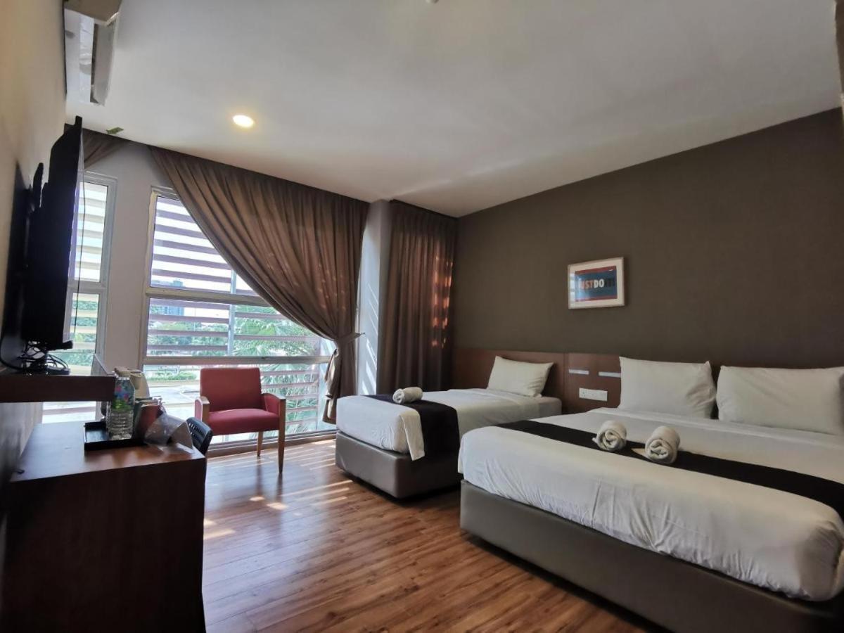 Golden Leaf Boutique Hotel Nusa Idaman Formerly Known As Ariana Hotel Johor Bahru Bagian luar foto