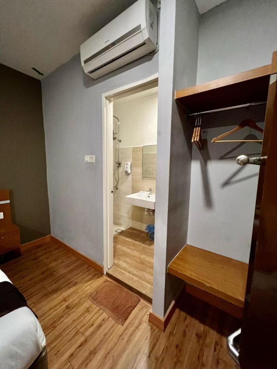 Golden Leaf Boutique Hotel Nusa Idaman Formerly Known As Ariana Hotel Johor Bahru Bagian luar foto