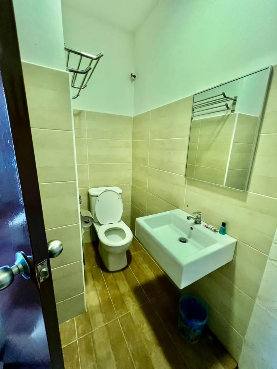 Golden Leaf Boutique Hotel Nusa Idaman Formerly Known As Ariana Hotel Johor Bahru Bagian luar foto