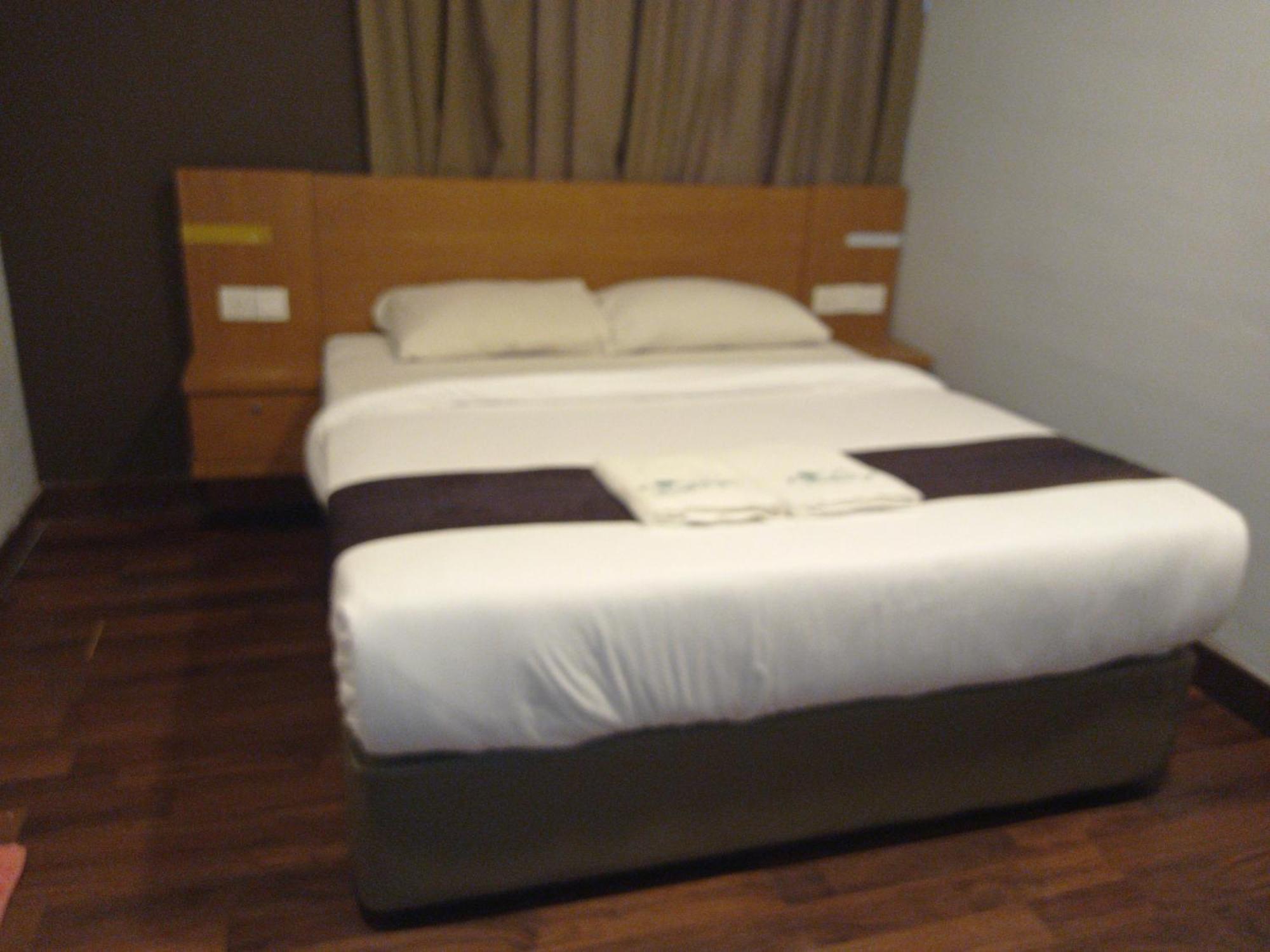 Golden Leaf Boutique Hotel Nusa Idaman Formerly Known As Ariana Hotel Johor Bahru Bagian luar foto