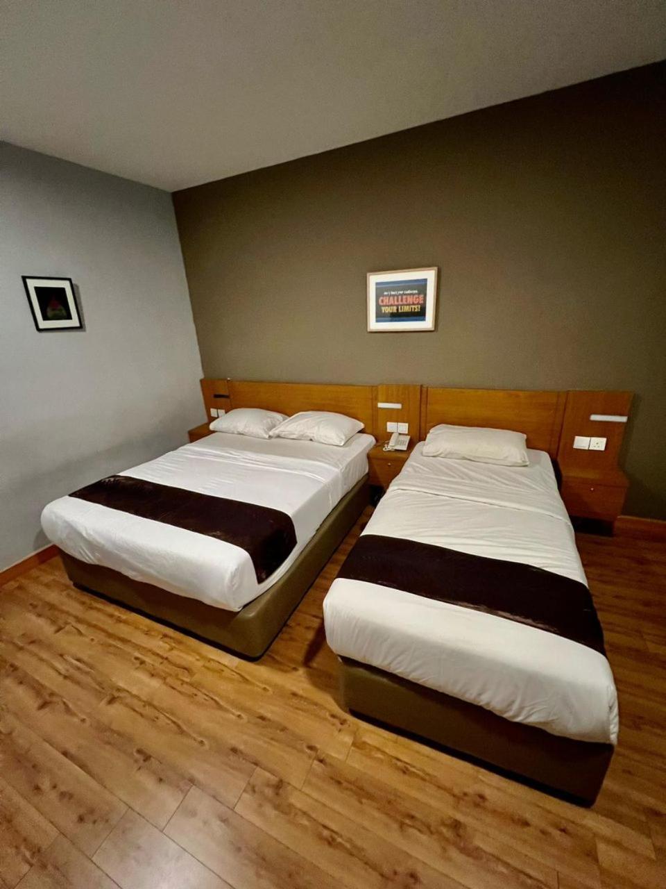 Golden Leaf Boutique Hotel Nusa Idaman Formerly Known As Ariana Hotel Johor Bahru Bagian luar foto