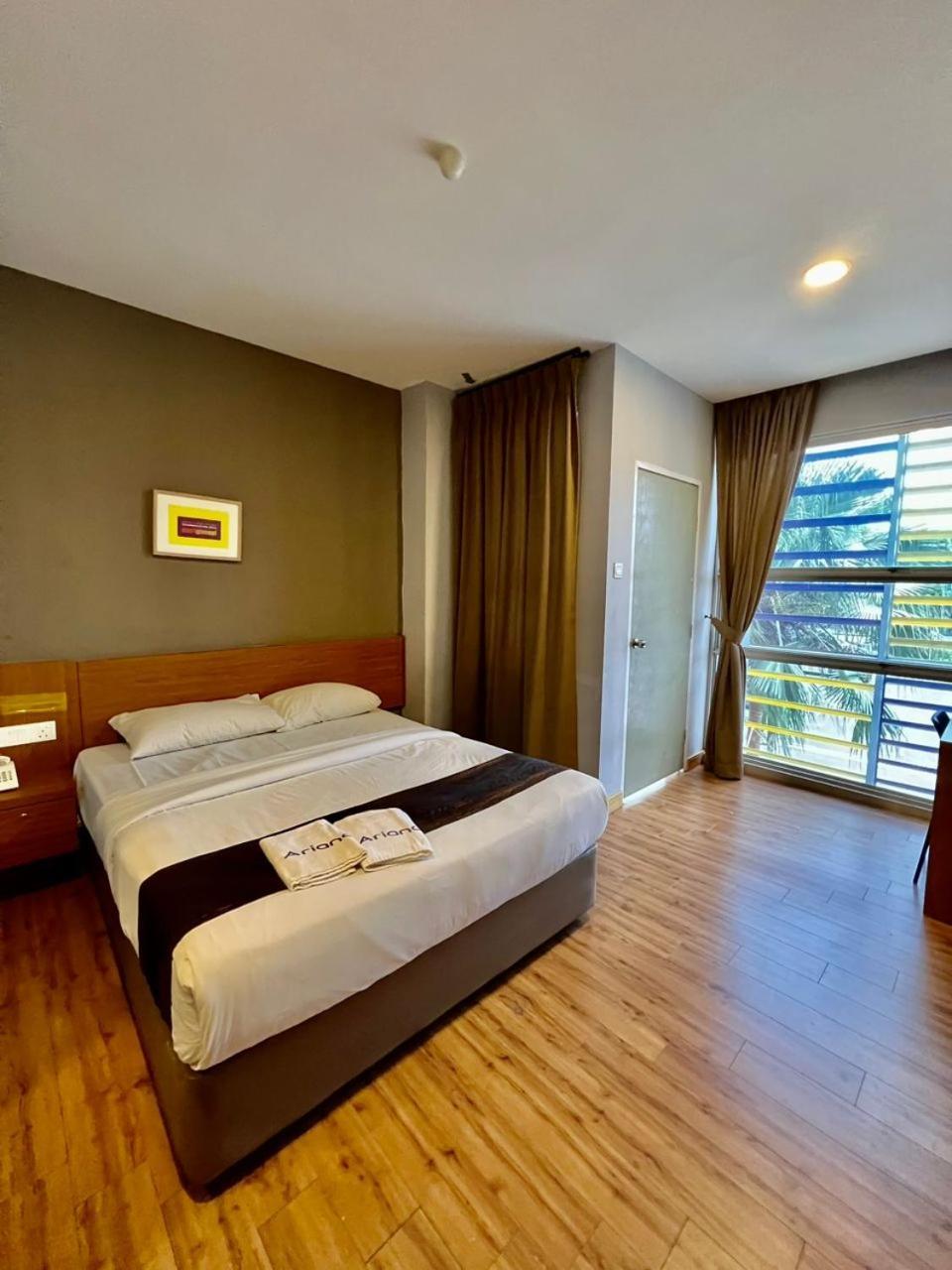Golden Leaf Boutique Hotel Nusa Idaman Formerly Known As Ariana Hotel Johor Bahru Bagian luar foto