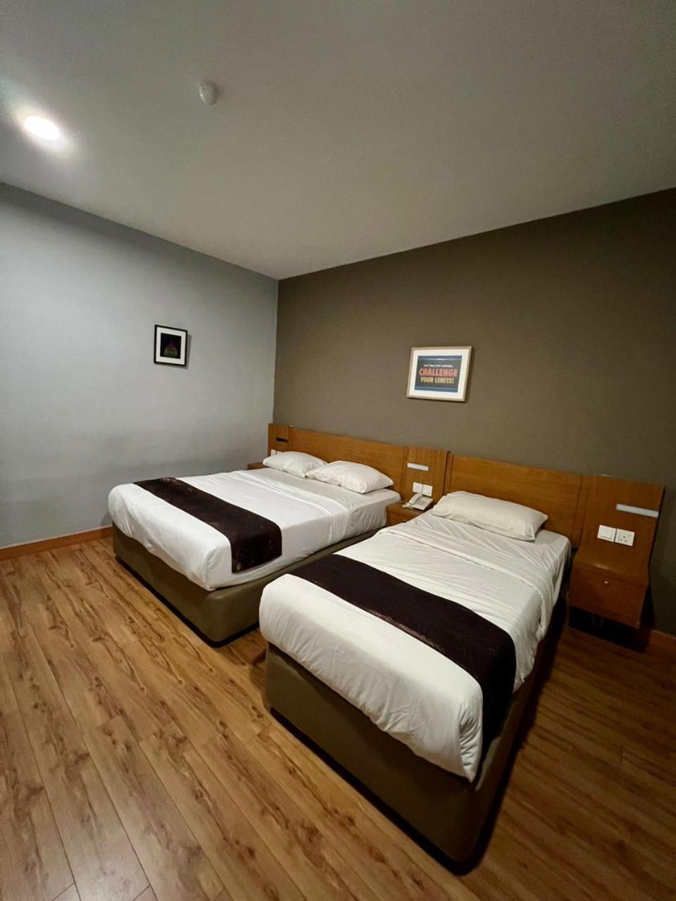 Golden Leaf Boutique Hotel Nusa Idaman Formerly Known As Ariana Hotel Johor Bahru Bagian luar foto
